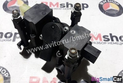 Блок клапанов пневмоподвески Range Rover L322